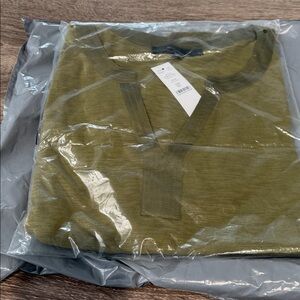 WHBM Ruched Tee-Olive color Size XL